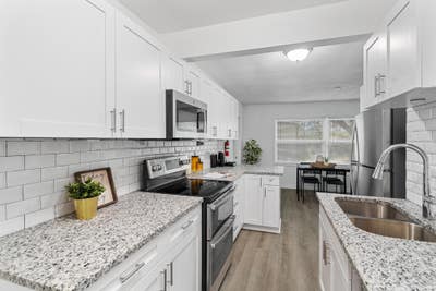 ️ City!  St. Petersburg . Delightful & inviting. Main Photo