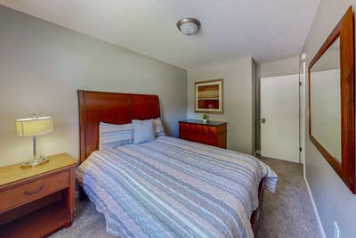  Amazing Ellenwood Location — 20 Min to Downtown   Main Photo