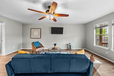 Elegant & Modern Home in Pflugerville ― Don’t Miss Main Photo