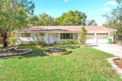 Conveniently located Fort Worth home with a welcom Main Photo