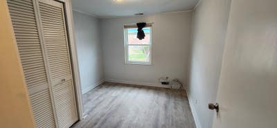 Need Roommate in Neville Inland Main Photo