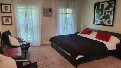 Large Master BR with Large private bathroom Main Photo