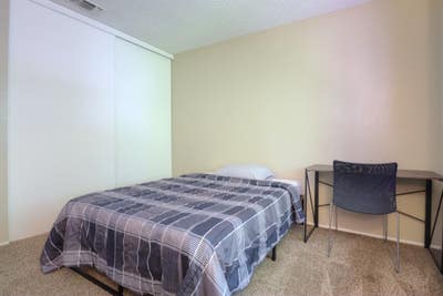 Furnished Private Bedroom (Near Fresno State) Main Photo