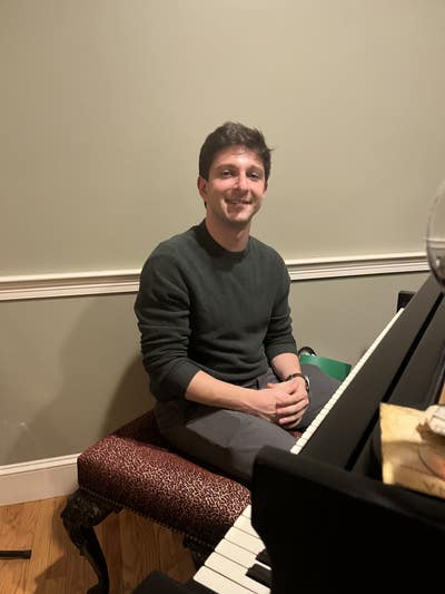 HR worker looking for North Hollywood room Main Photo