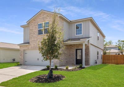 Large new home with great amenities! (Room only) Main Photo