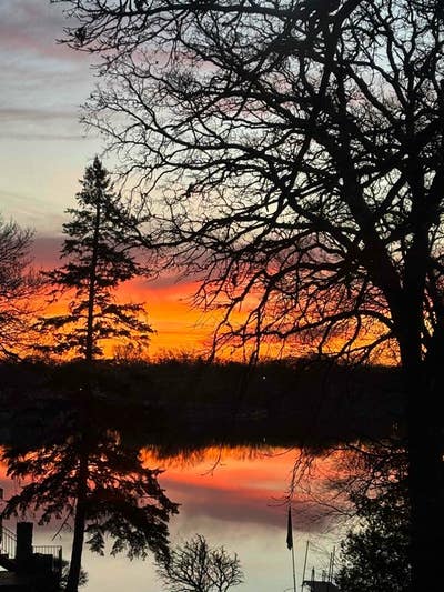 Upstairs apartment right near the lake and hospita Main Photo