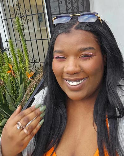 Friendly Professional Seeking a Cozy Space Main Photo