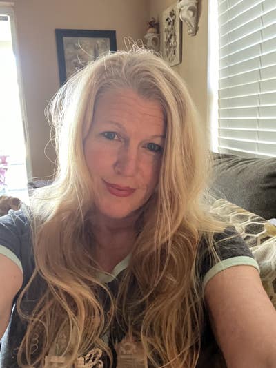 I am an excellent roommate. Quite and friendly  Main Photo