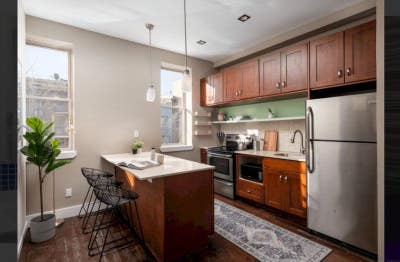 Tompkins ave beauty w/ fully furnished interior! Main Photo
