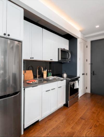 3 bedroom and 2 bath duplex apt close to transport Main Photo