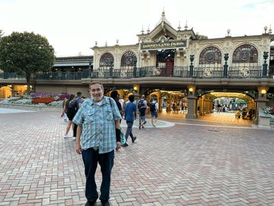 World Traveler Main Photo