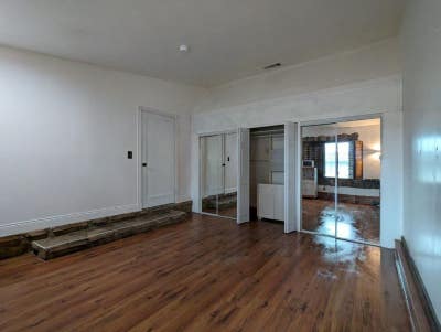 One big BR with kitchenette and shared bathroom o Main Photo