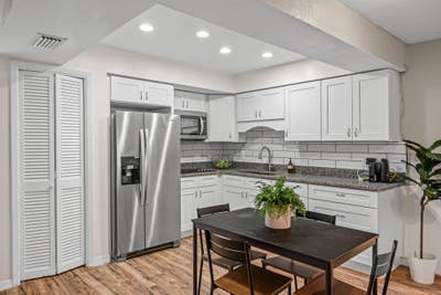 Live in East Lake Park! A lot to offer in this bea Main Photo