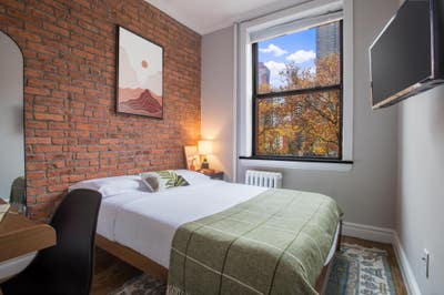 E 35th St apt w/ great views Main Photo