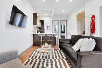 Light-filled Bushwick apt! AVAIL NOW Main Photo