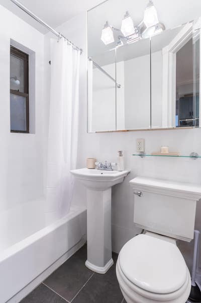 E 35th st apt in the heart of the city Main Photo