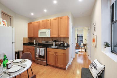 4 Bed beautifully decorated in the LES! Main Photo