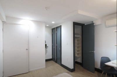 Shared Apt in Prime Williamsburg Main Photo