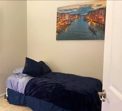 Spacious Furnished Room Main Photo