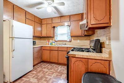 Professional Super Host 🤝Movein Fee Waived‼️Free  Main Photo