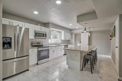 Premium North Houston CoLiving 🛏️ | FullSize Beds Main Photo