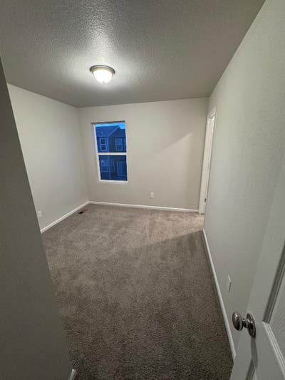 Clean room for rent in Denver_$month (utilities i Main Photo