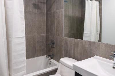 Shared Apt in the heart of Wburg! Main Photo