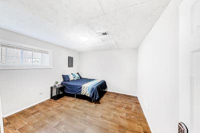 🛏️ Extra Large Private Room Available🚶‍️ Located Main Photo