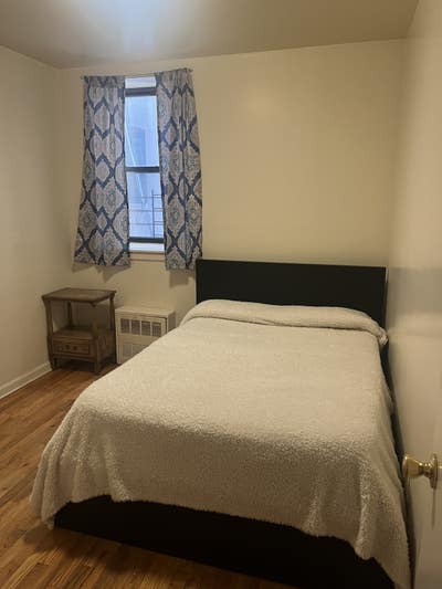 Small Unfurnished room for rent near J train Main Photo