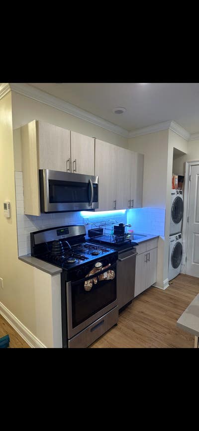Laundry in unit - room in Bushwick Main Photo