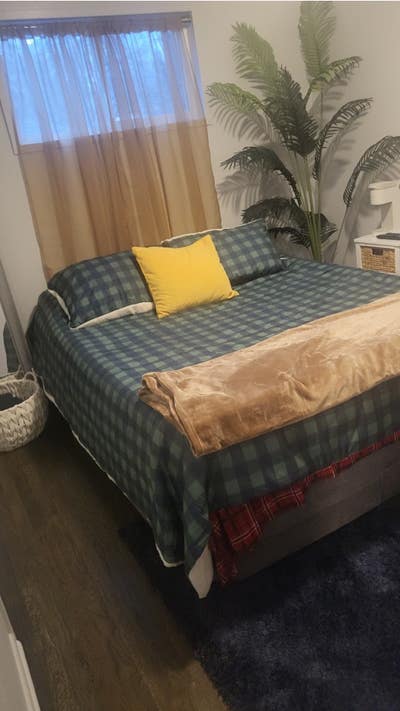 Rooms for rent /House near Cherry Creek Dr. So Main Photo
