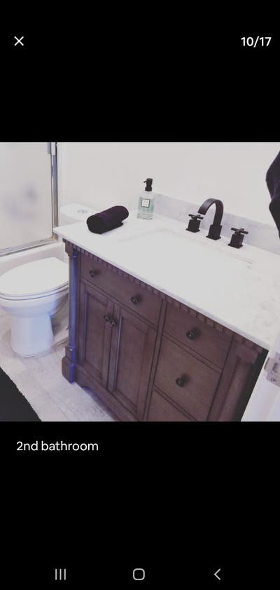 Be our roommate in our beautiful townhouse Main Photo