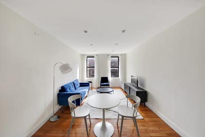 Room in East Harlem on a flexible lease Main Photo