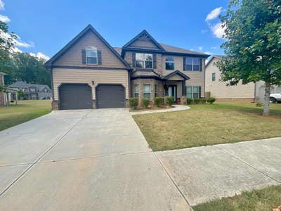 Cozy Rooms in Women Only Home Main Photo