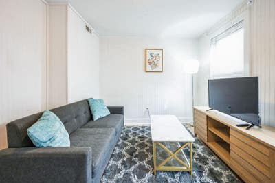 Room in South Boston on a flexible lease Main Photo