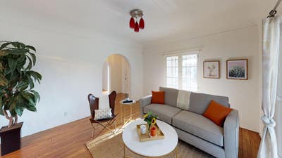  Inviting La Brea Home With Charming Patio Main Photo