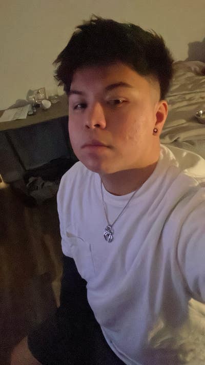 Student with full time job needs LA room now Main Photo