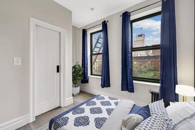 1 bed in Columbus Circle on a flexible lease Main Photo