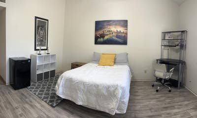Large bedroom with private BR , Utilities included Main Photo
