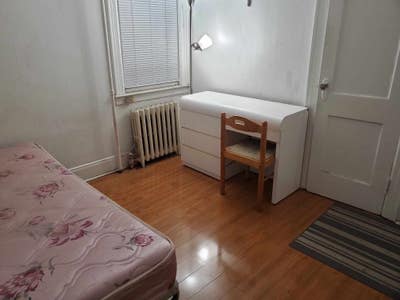 Room for Rent Exclusively for Male at Elmhurst Main Photo