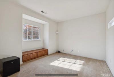 Unfurnished Room for Rent in a House Not Apt Main Photo