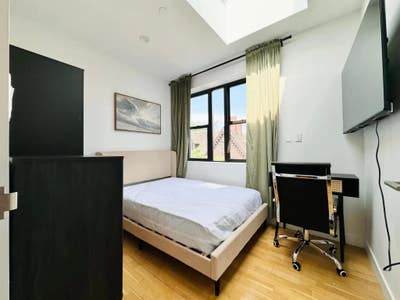 Bright bedroom in Fort Greene -682 Main Photo