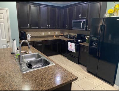 Private room with a private bathroom Main Photo