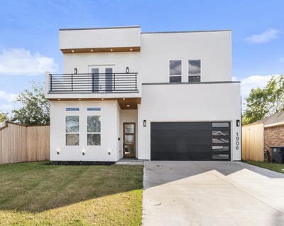 New West Dallas home with rooftop balcony near Tri Main Photo