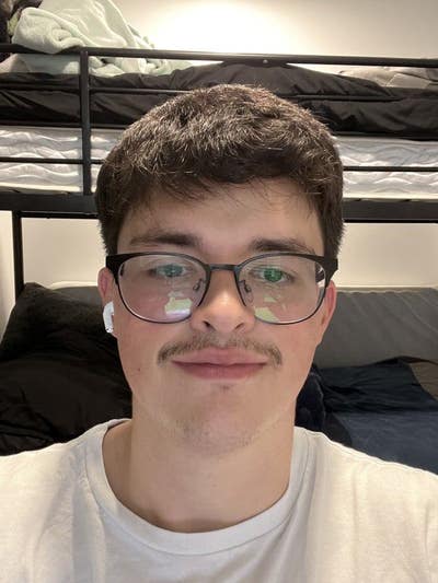 I am a professional male aged 20. I am lookin... Main Photo