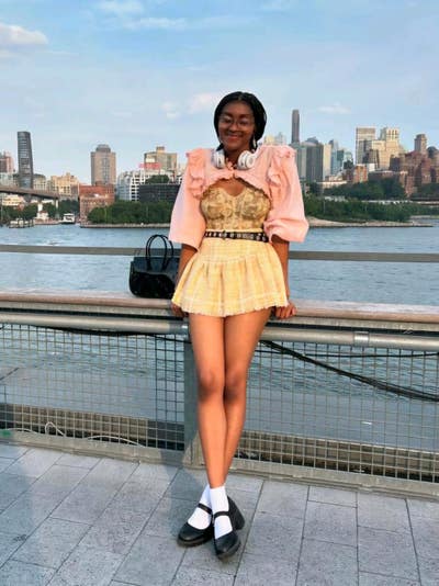 ROOM WANTED OR ROOMMATES WANTED! Main Photo