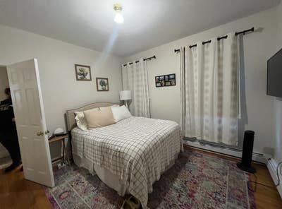 Looking for roommate in 2 bed 2 bath in Brookline Main Photo