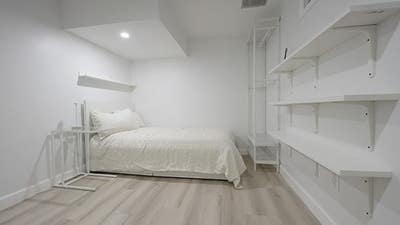 52) Furnished Room in Freshly Renovated Apt, 8/1  Main Photo