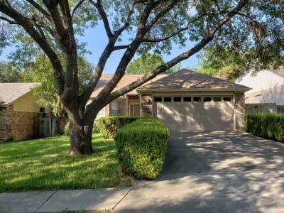 Bedroom Available in House Close to Medical Center Main Photo