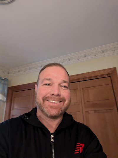 46 y.o. professional. Neat,clean & respectful. Main Photo